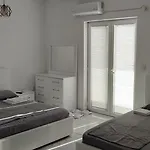 Golem Apartment Appartement