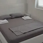 Golem Apartment * Golem (Tirana)