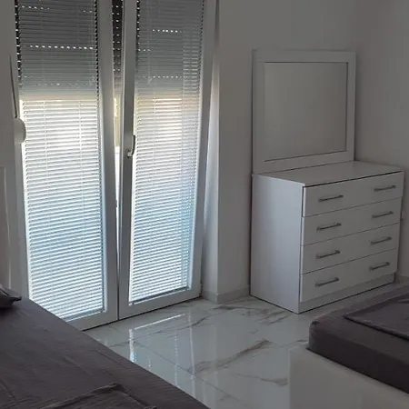 Golem Apartment * Golem (Tirana)