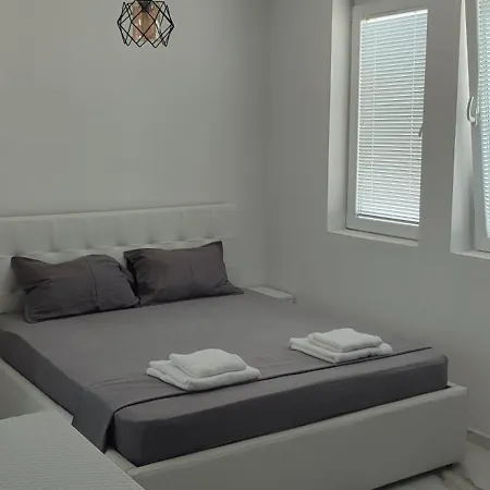 Golem Apartment 格勒姆