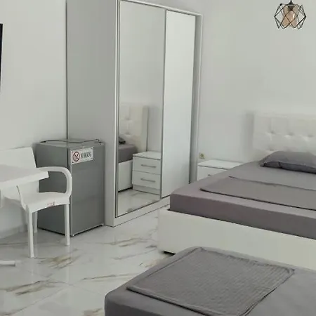 Golem Apartment アパート