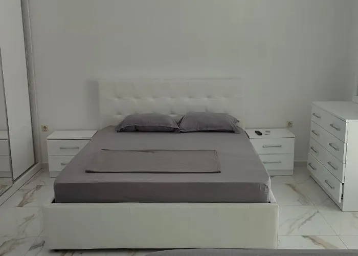 Golem Apartment 格勒姆